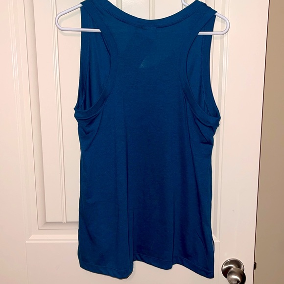 Nike. Medium. NWT. - Picture 2 of 2